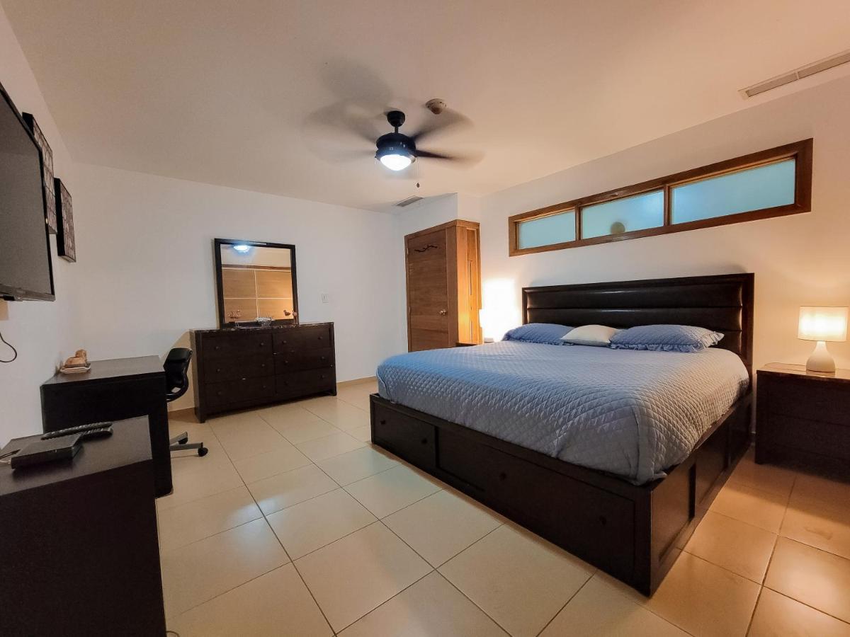 Marbella Towers Beachfront 2 Bedrooms Хуан-Долио Экстерьер фото