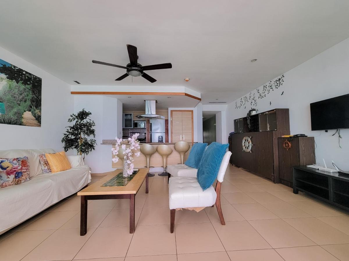 Marbella Towers Beachfront 2 Bedrooms Хуан-Долио Экстерьер фото